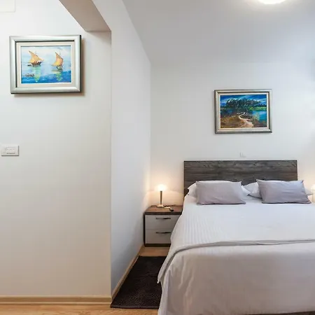 Apartment Roska Ii.