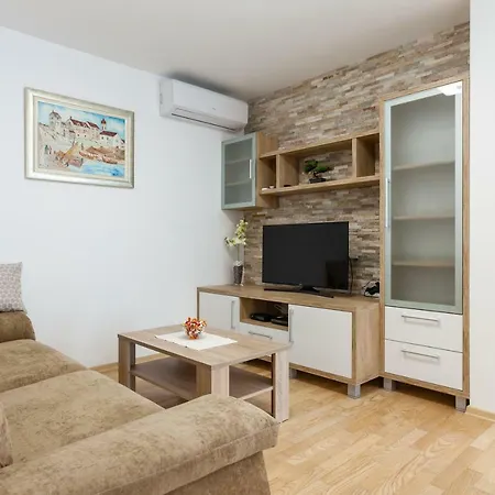 Roska Ii. Apartment Split