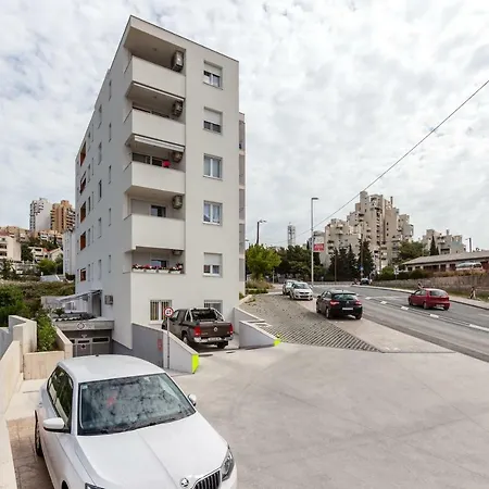 Apartment Roska Ii.